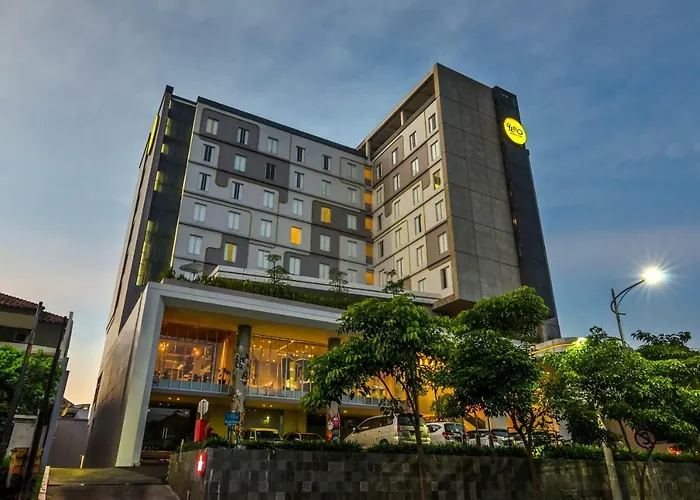 Yello Hotel Jemursari Surabaya